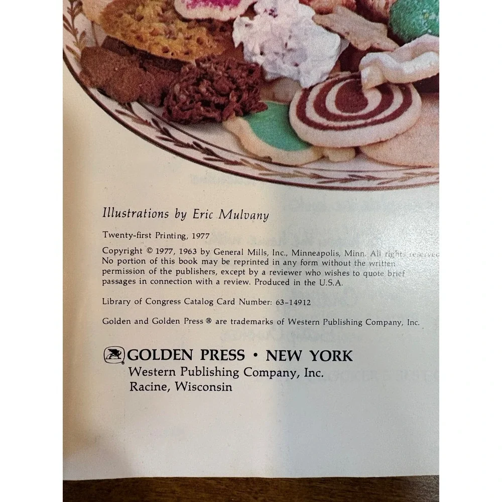 Betty Crocker's Cooky Book 1977 Vintage Cookbook Golden Press Retro Recipes